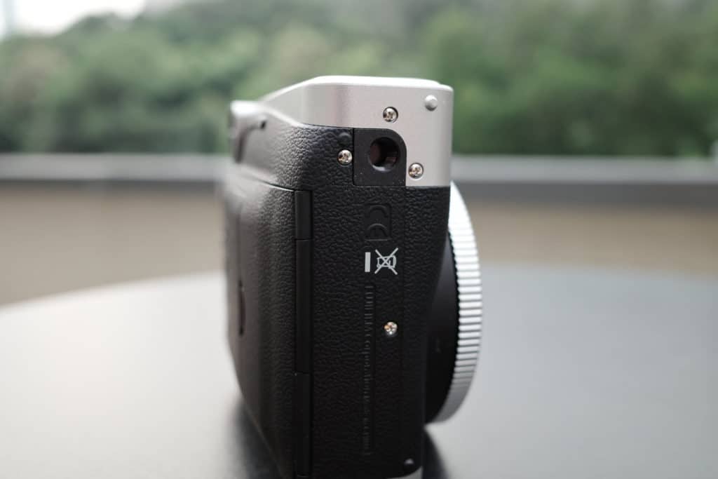 Instax Mini 90 底部