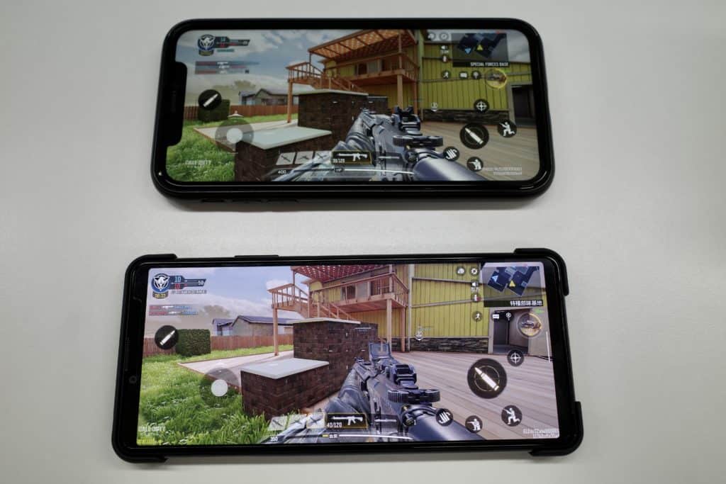 上: iPhone 11 下: Xperia 10 III 下方畫面視角較廣