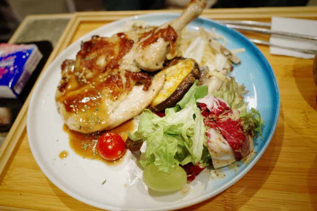 hōmu by favilla ：燒春雞配大啡菇